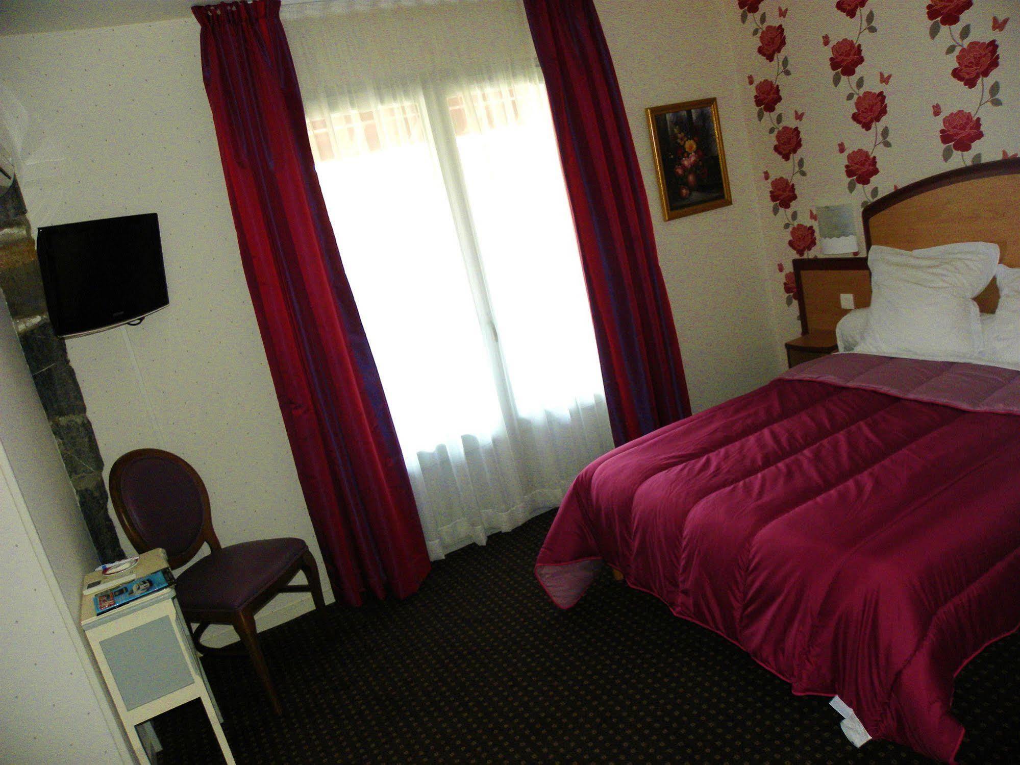 Hotel Ursula Cambo-les-Bains Zewnętrze zdjęcie